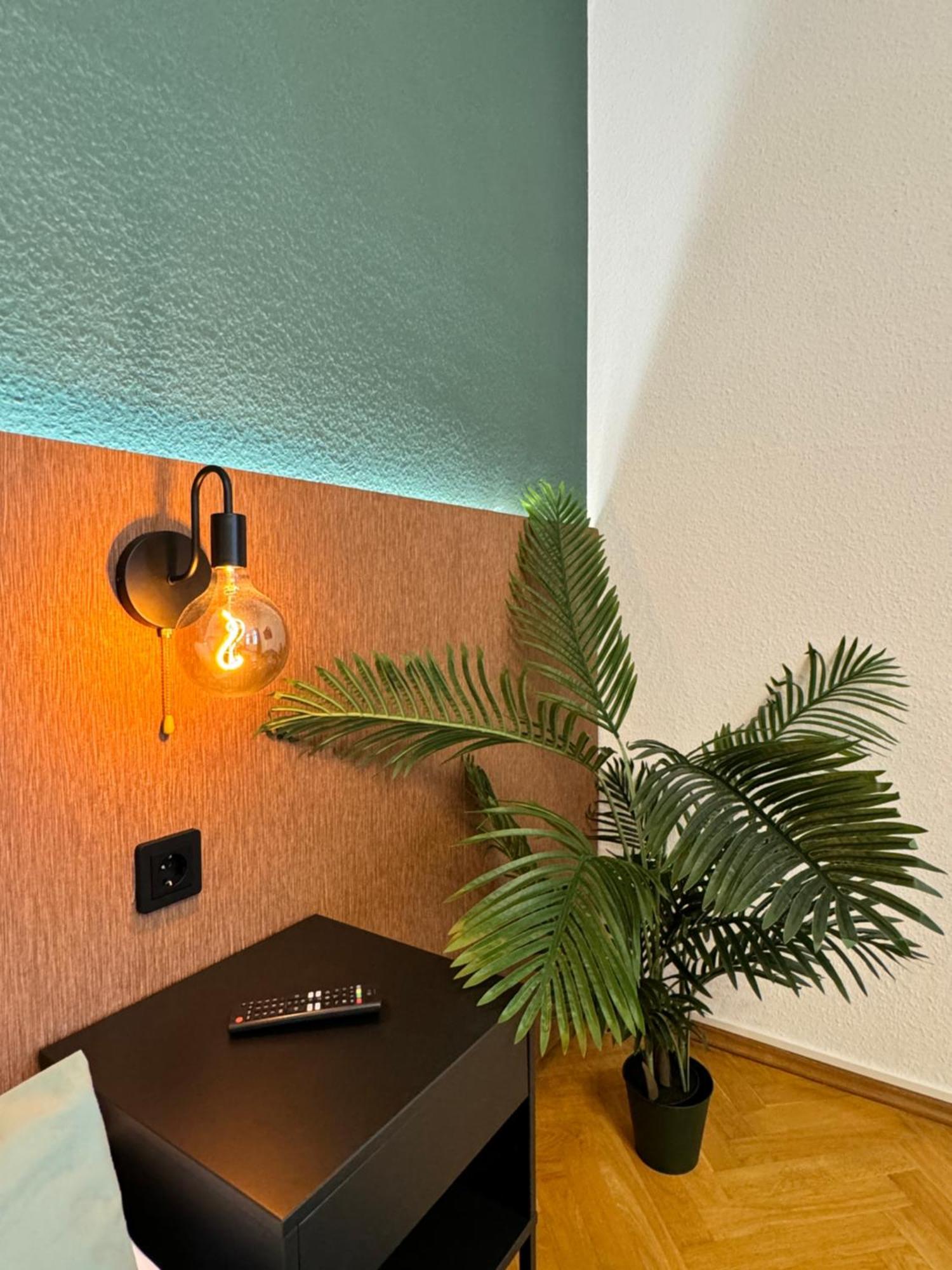 Rebelrents #4 Design Trifft Komfort - Einzigartiges Ferienapartment In Der Nahe Des Hauptbahnhofs Хале Екстериор снимка